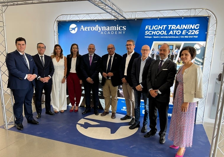 25 aniversario, 300 alumnos al año y hasta 68.000 euros por curso de piloto: los altos vuelos de la empresa malagueña Aerodynamics