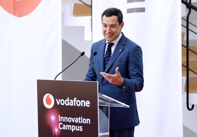 Juanma Moreno, en la inauguración del Campus de Innovación de Vodafone y la UMA.