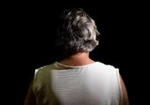 La desesperación de Dolores, la madre a la que su hijo le tiró el perro por la ventana: «Me puso el ojo morado con 11 años»