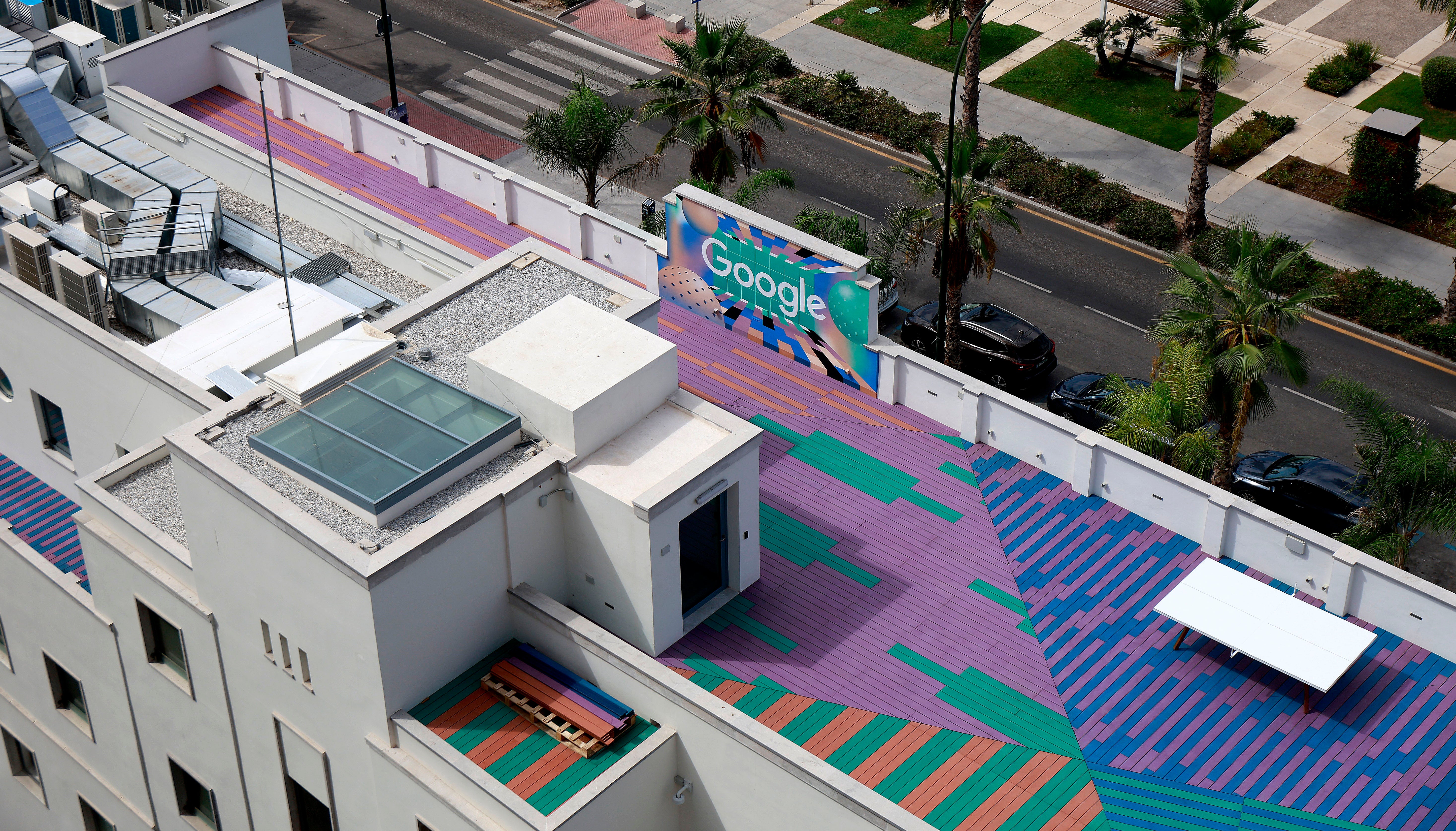 Así es la colorida azotea de Google en Málaga