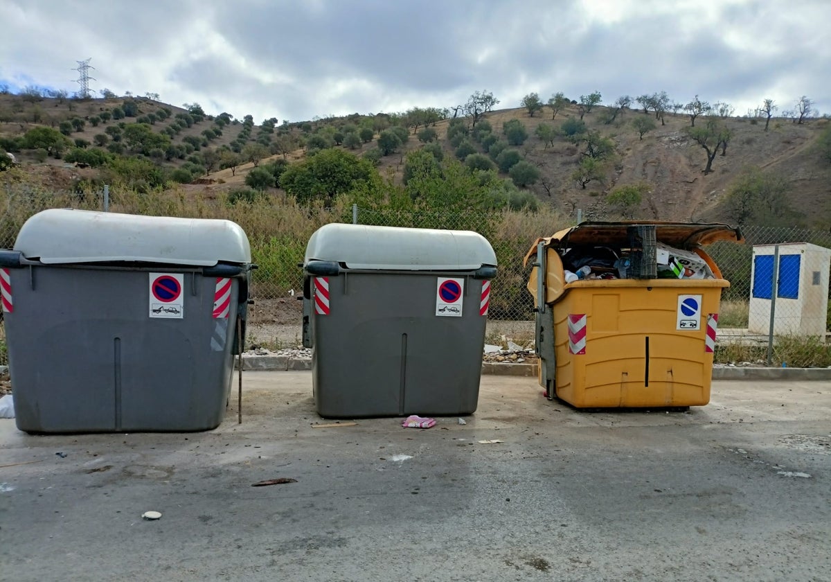 Desde el 22 de septiembre lucen contenedores en la zona.