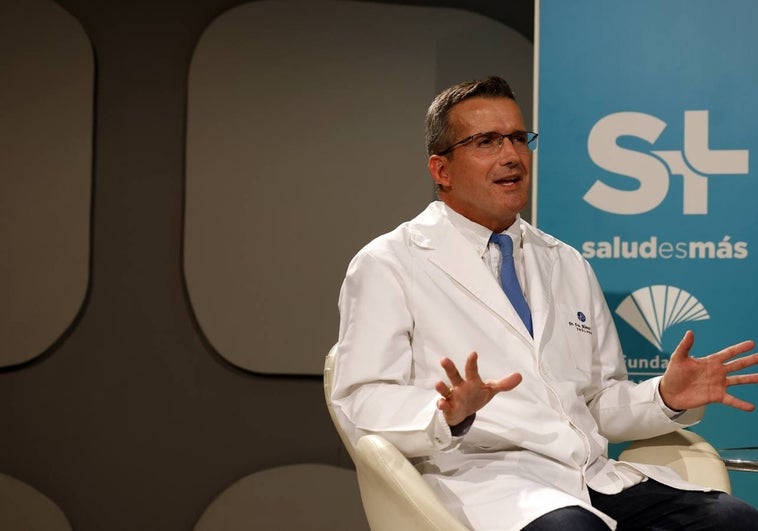 Francisco Blanco Reina explica que primero se trata el dolor y luego se busca la causa