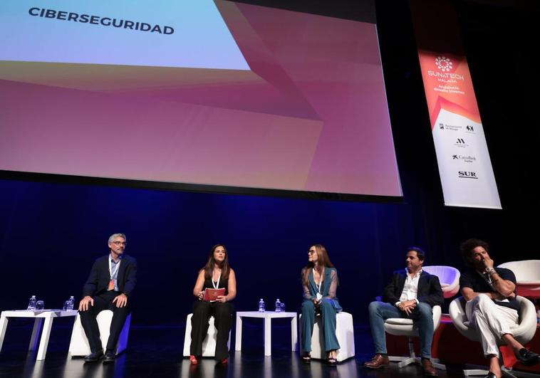 Cantero, Nuria Triguero y Pitarch, este mediodía.