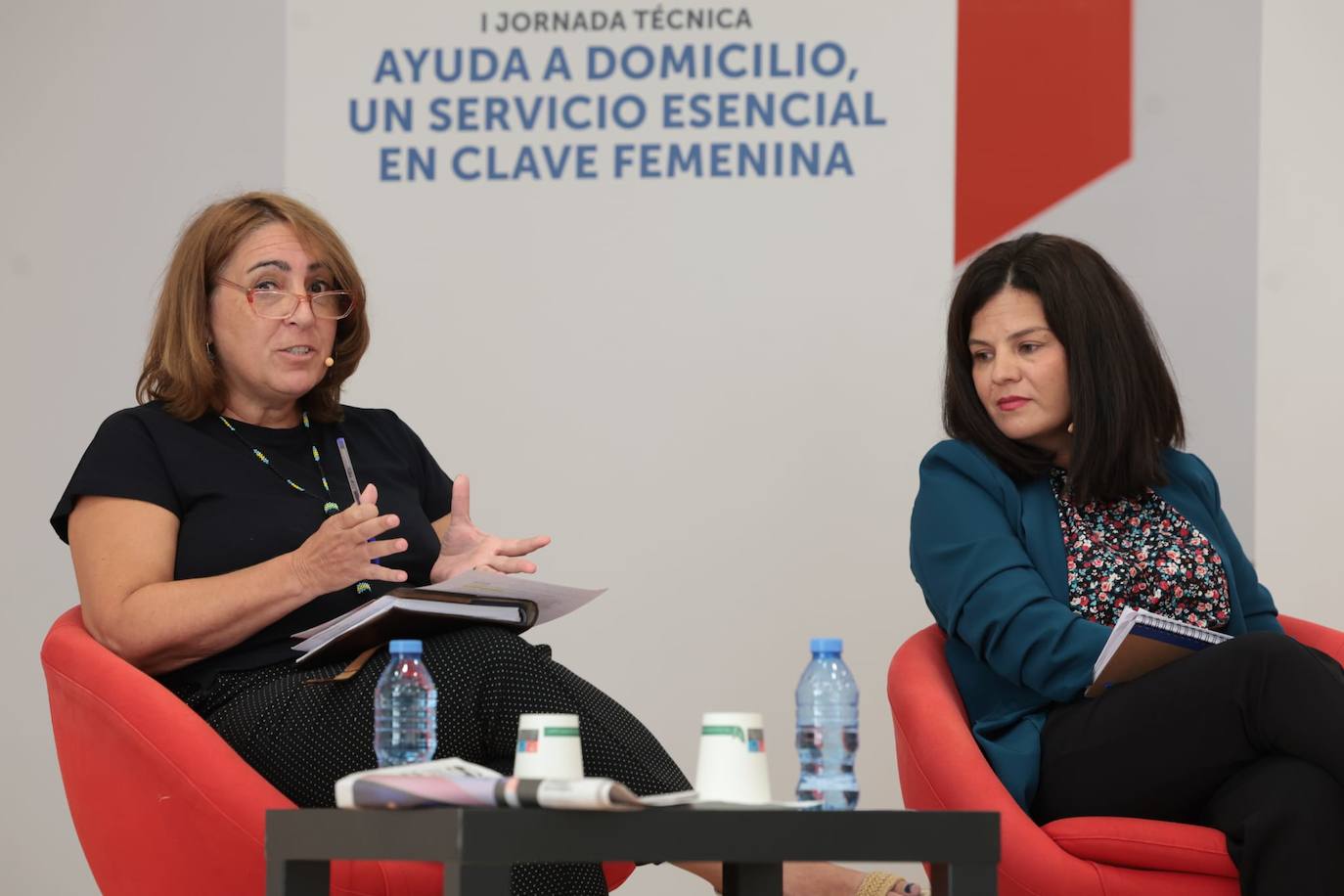 Imágenes de la I jornada &#039;Ayuda a domicilio, un servicio esencial en clave femenina&#039;