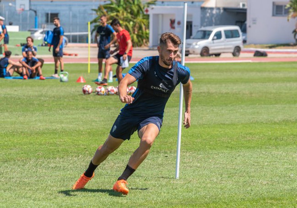 David Ramos, en un entrenamiento en Bahia Sur.