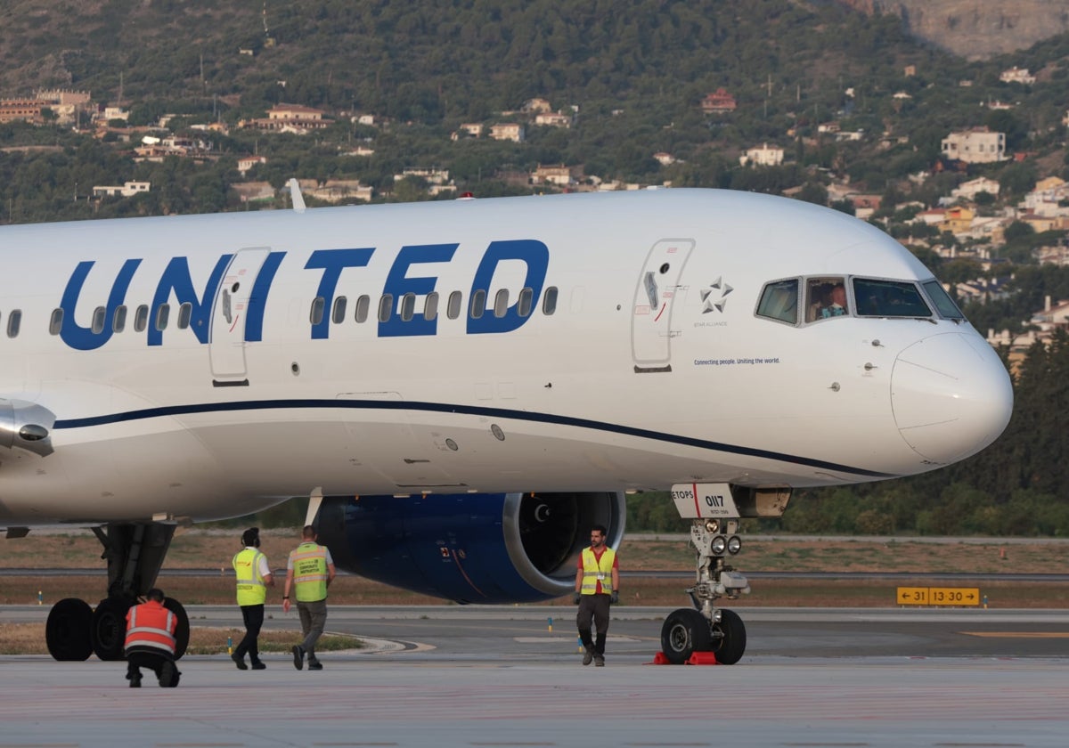 Llegada a Málaga del primer vuelo directo a Nueva York de United Airlines.