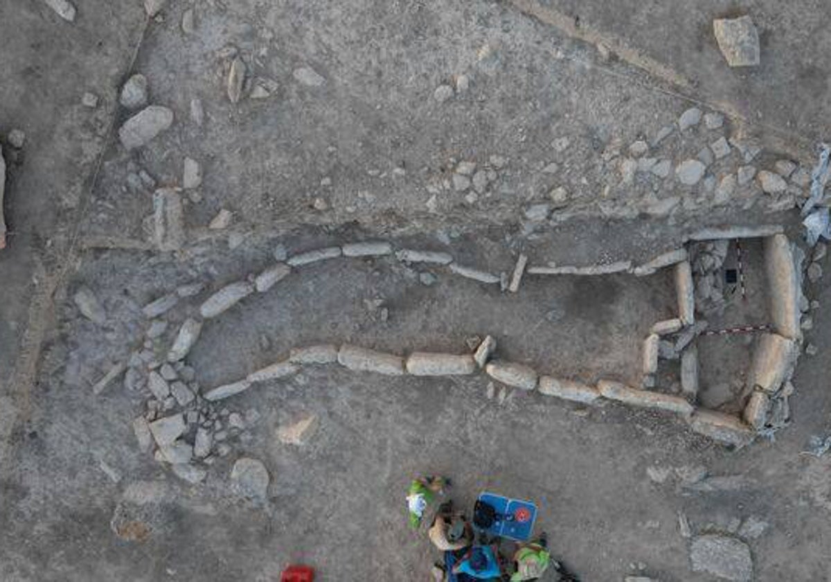 El yacimiento arqueológico de la Lentejuela en Teba.