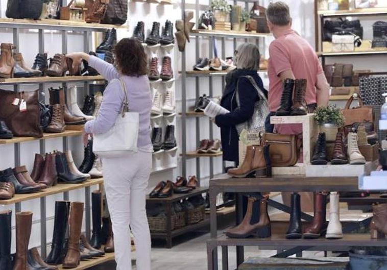 Las ventas del comercio minorista en Andalucía aumentan un 5,6% en agosto