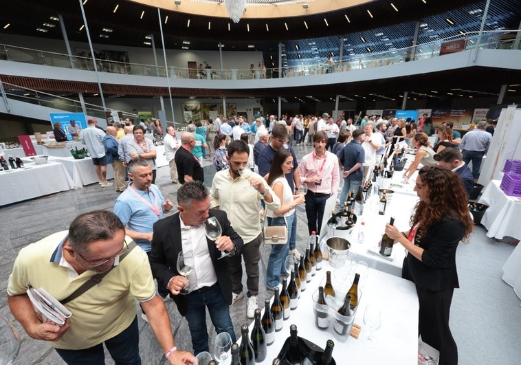 Los profesionales del vino se citan en SUR Wines & Gourmet