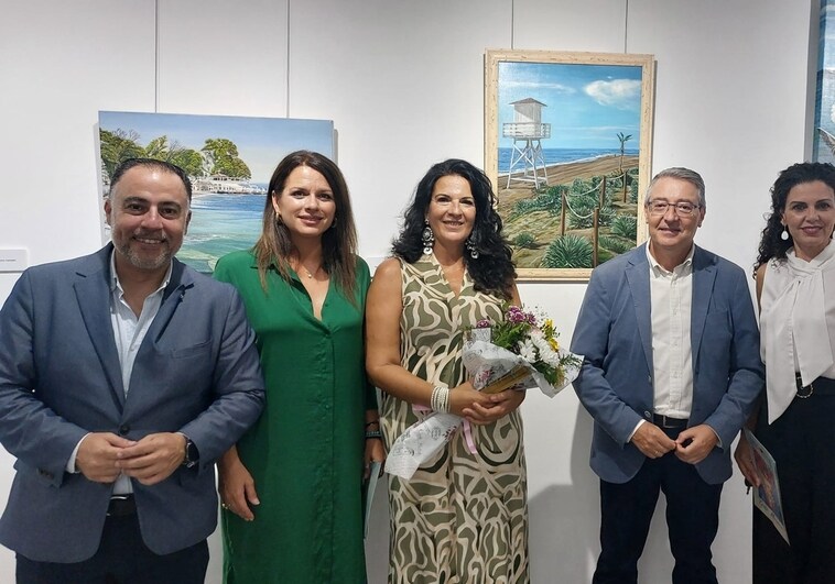 Gisela Almenara despliega su pasión por la pintura en La Cala del Moral