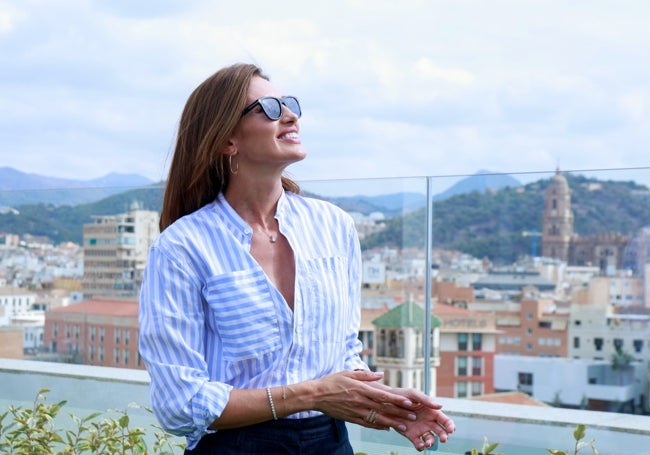 Nieves Álvarez, en la terraza de El Corte Inglés de Málaga.