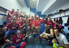 La celebración de los jugadores del Torre del Mar, este miércoles.