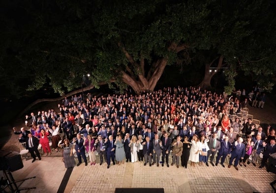 Foto de familia de los asistentes al directorio empresarial.