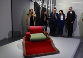 Del sillón-alfombra voladora a la Olivetti: el revolucionario diseño de Ettore Sottsass se adueña del Pompidou