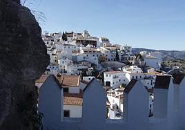 Pasado. Este pueblo conserva parte de su trazado árabe, como son los restos de la Tahona y el trazado de sus calles.