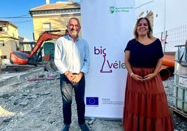 Los ediles Jesús María Claros y Belén Zapata, en la presentación de las obras.