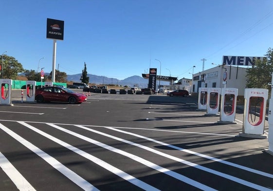 Nuevo supercargador para coches eléctricos de Tesla en Antequera.