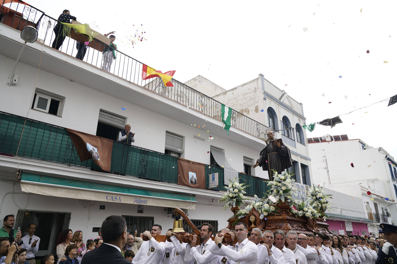 San Pedro Alcántara arropa a su patrón en el día grande de la Feria