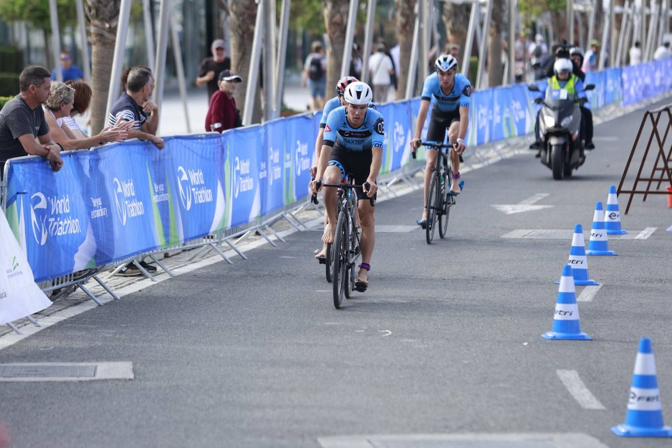 Las mejores imágenes de la primera gran prueba de triatlón de la historia en Málaga