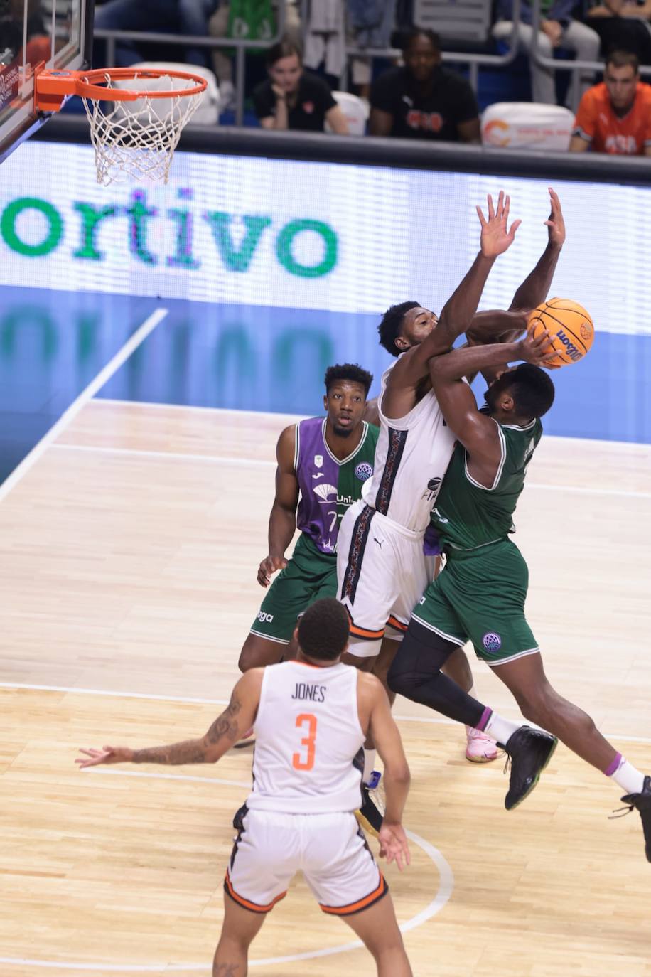 El Unicaja-Le Mans, en imágenes