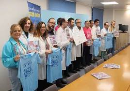 Asociaciones donan 10.000 euros al Hospital Regional y a Ibima para la investigación de la leucemia