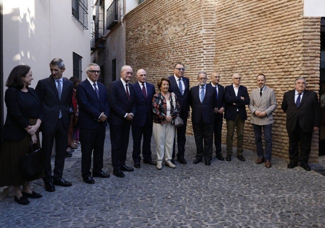 Autoridades y patronos del Museo Picasso, antes del acto.