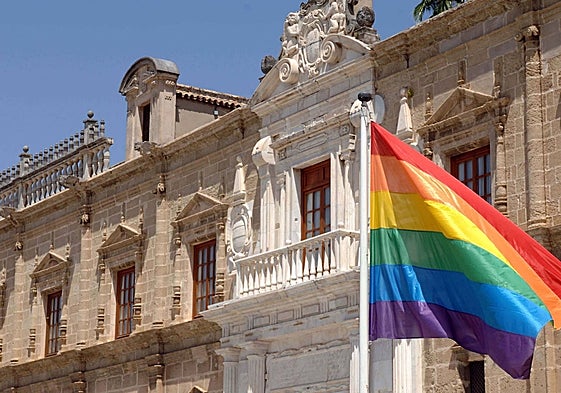 Bandera LGTBI en el Parlamento de Andalucía.