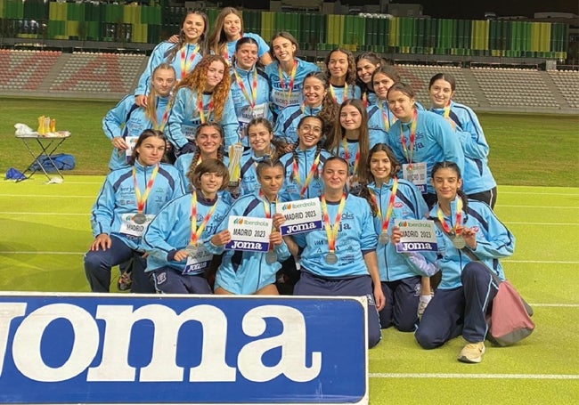 Imagen del conjunto celeste femenino, en la pista madrileña.