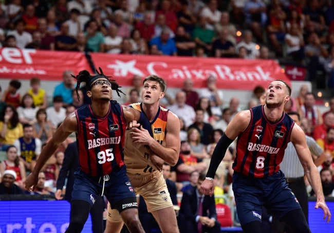 En el UCAM Murcia-Baskonia liguero de septiembre sólo jugó entre 23 profesionales uno nacido en España, Dani Díez.