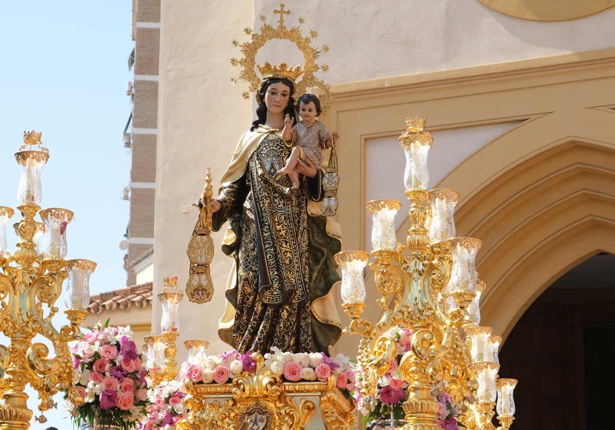 La Virgen del Carmen de Huelin recorrerá las calles del barrio en rosario de ánimas.