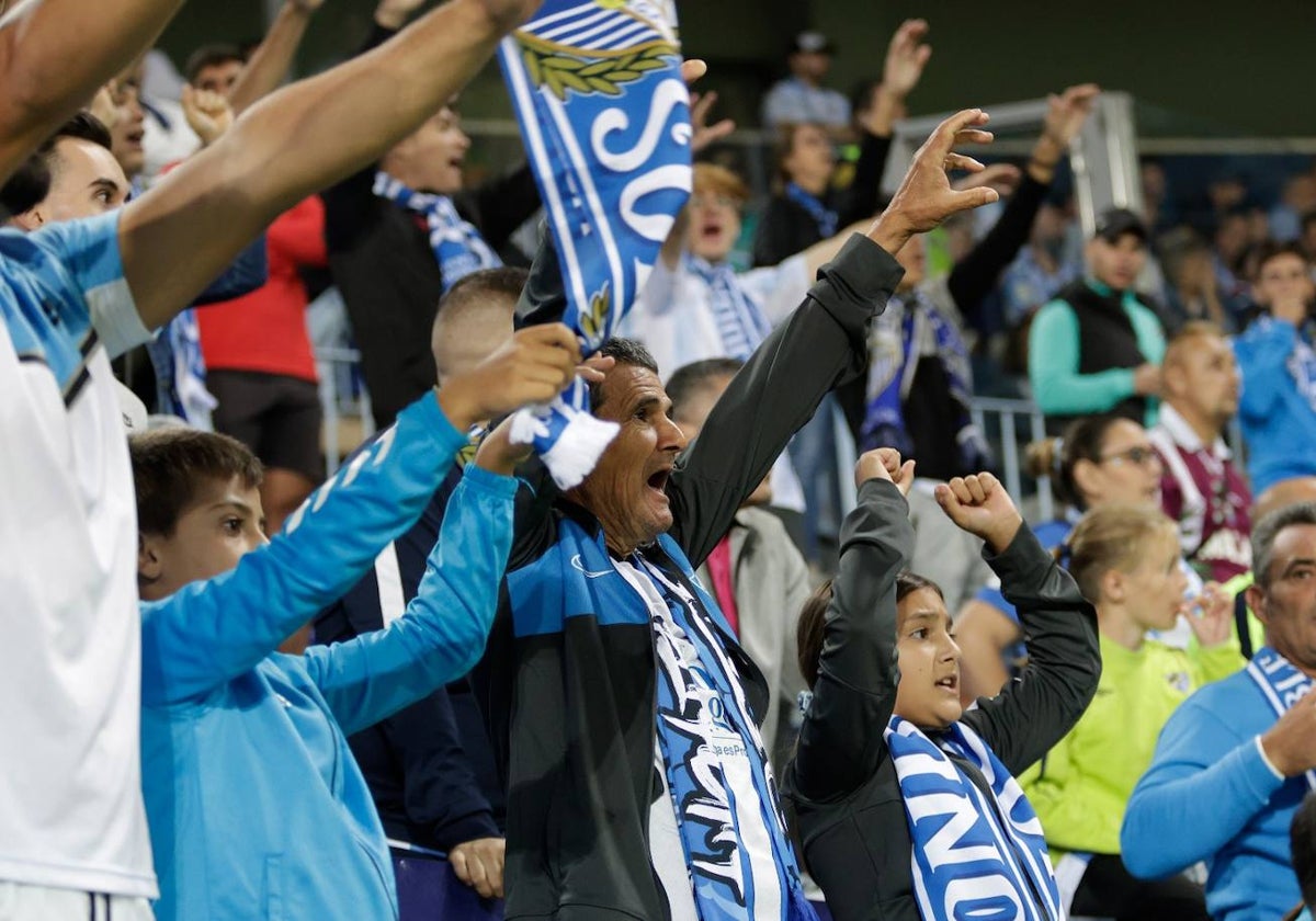 Aficionados del Málaga en el último encuentro celebrado en La Rosaleda.