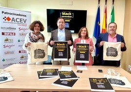 Acto de presentación de la campaña para fomentar el comercio local en Vélez-Málaga.