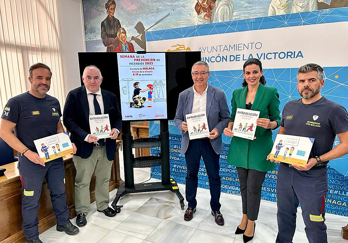 Acto de presentación de la iniciativa, este viernes en el Consistorio rinconero.