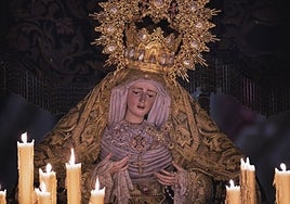 Fotografía de la portada de La Saeta de Otoño con la Virgen de los Dolores.