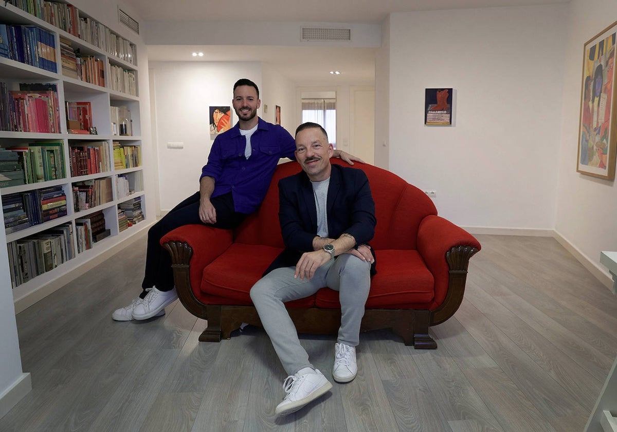 Cristian Mellado y Pedro Alarcón, en su casa y Casa Sostoa, el día del décimo aniversario.