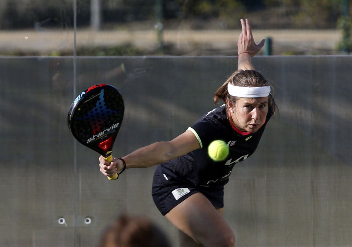 Carolina Navarro cumplirá su 30ª temporada en la élite del pádel