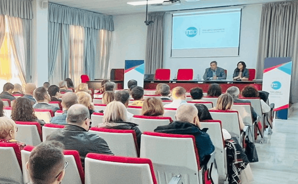 Los candidatos a rector, en diferentes reuniones con colectivos universitarios.