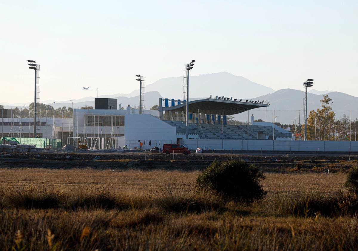 Operarios trabajan para tener listas las instalaciones de la primera fase del proyecto que se van a estrenar el próximo lunes.