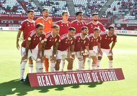 El Murcia quiere acabar con 14 años de escándalos y volver al fútbol profesional
