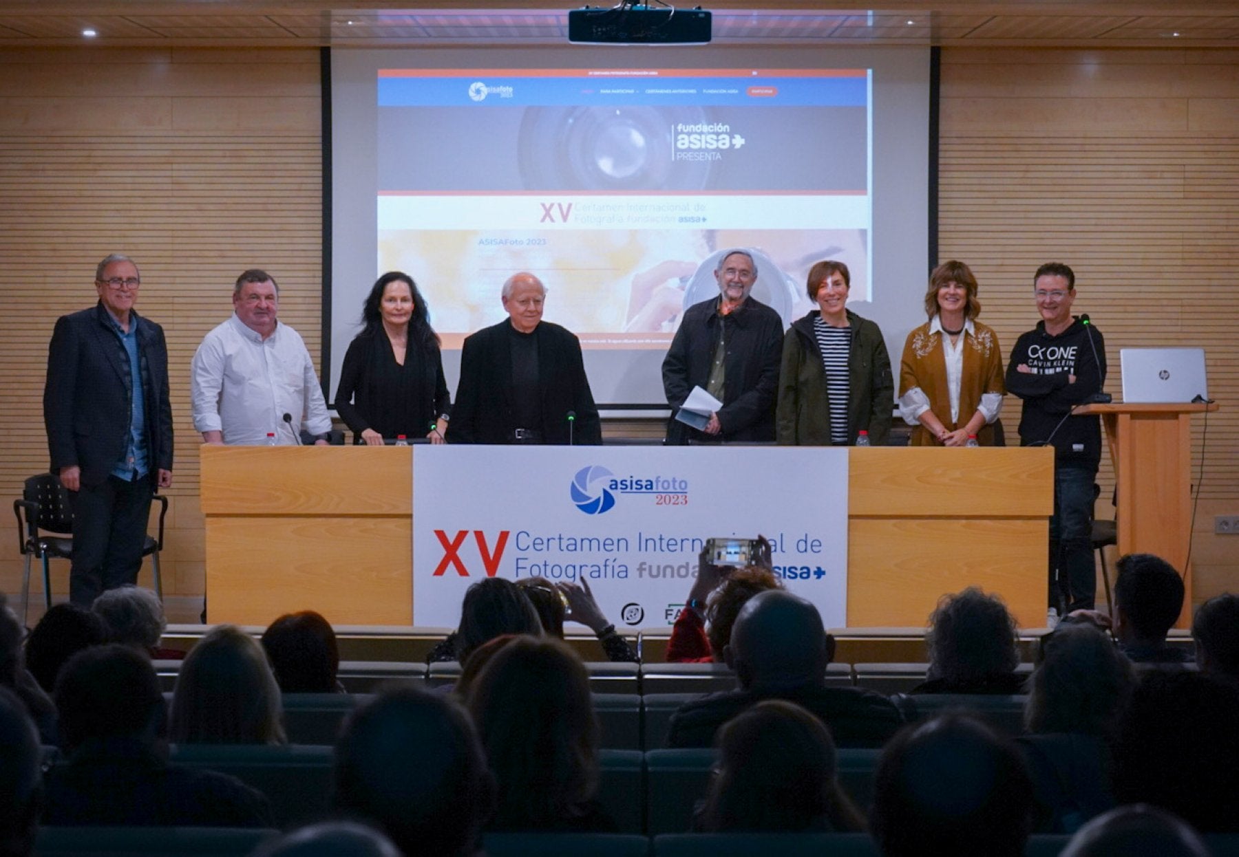 Foto de familia de los organizadores y participantes en la jornada inaugural.