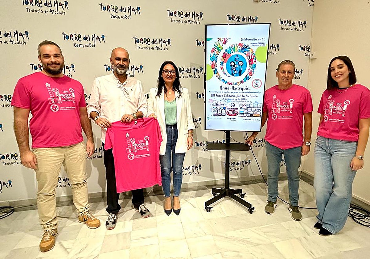 Acto de presentación de la actividad solidaria en el Ayuntamiento de Vélez-Málaga.