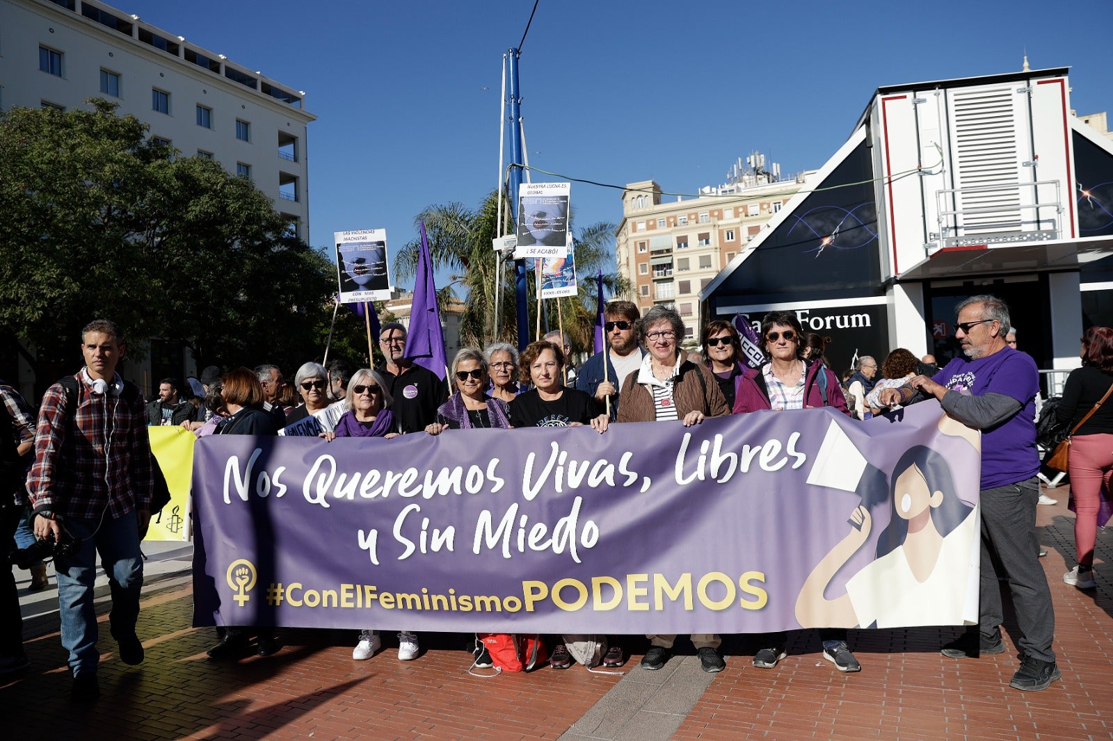 Unas 3.000 personas participan en la manifestación del 25N en Málaga