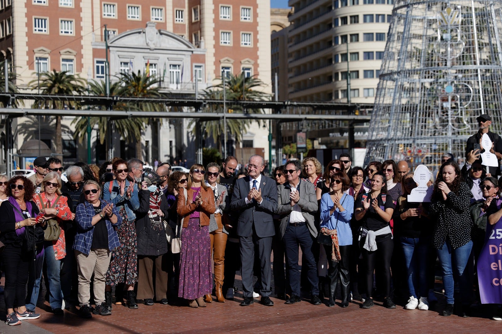 Unas 3.000 personas participan en la manifestación del 25N en Málaga