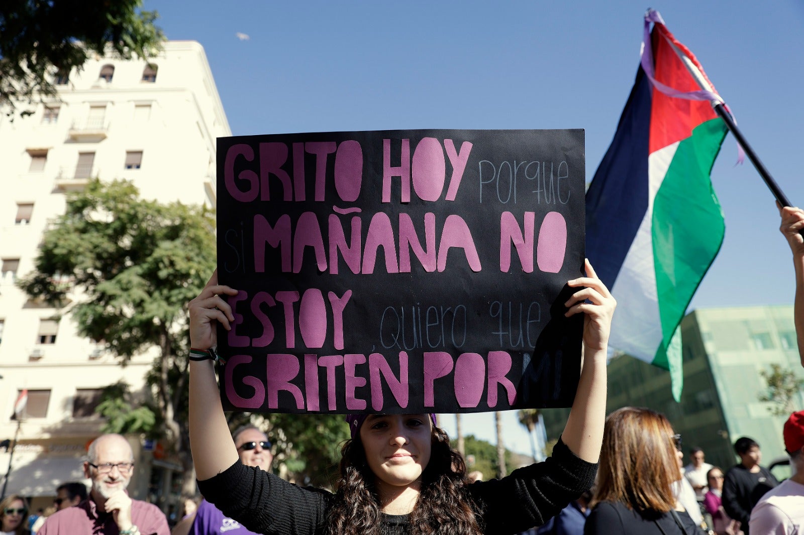 Unas 3.000 personas participan en la manifestación del 25N en Málaga