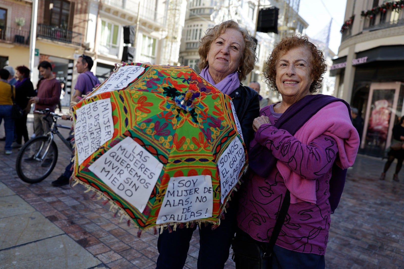 Unas 3.000 personas participan en la manifestación del 25N en Málaga