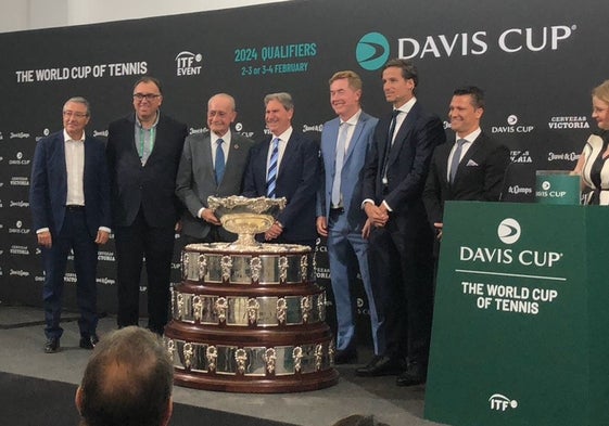 Francisco Salado, Arturo Bernal, Francisco de la Torre, David Haggerty, Mark Woodforde y Feliciano López, en el anuncio de la próxima sede del torneo.