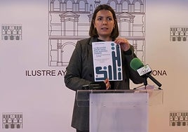 La concejala de Salud de Archidona, María Isabel Astorga, presenta las actividades que se llevarán a cabo.