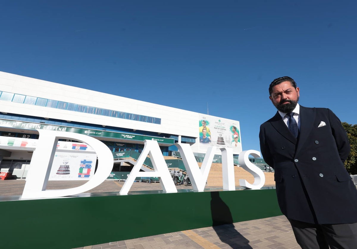 El secretario general para el Deporte de la Junta, José María Arrabal, en la 'fan zone' de la Davis.