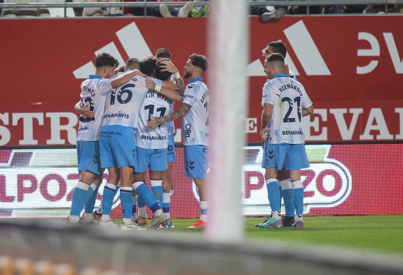 La goleada del Málaga en Murcia, en imágenes