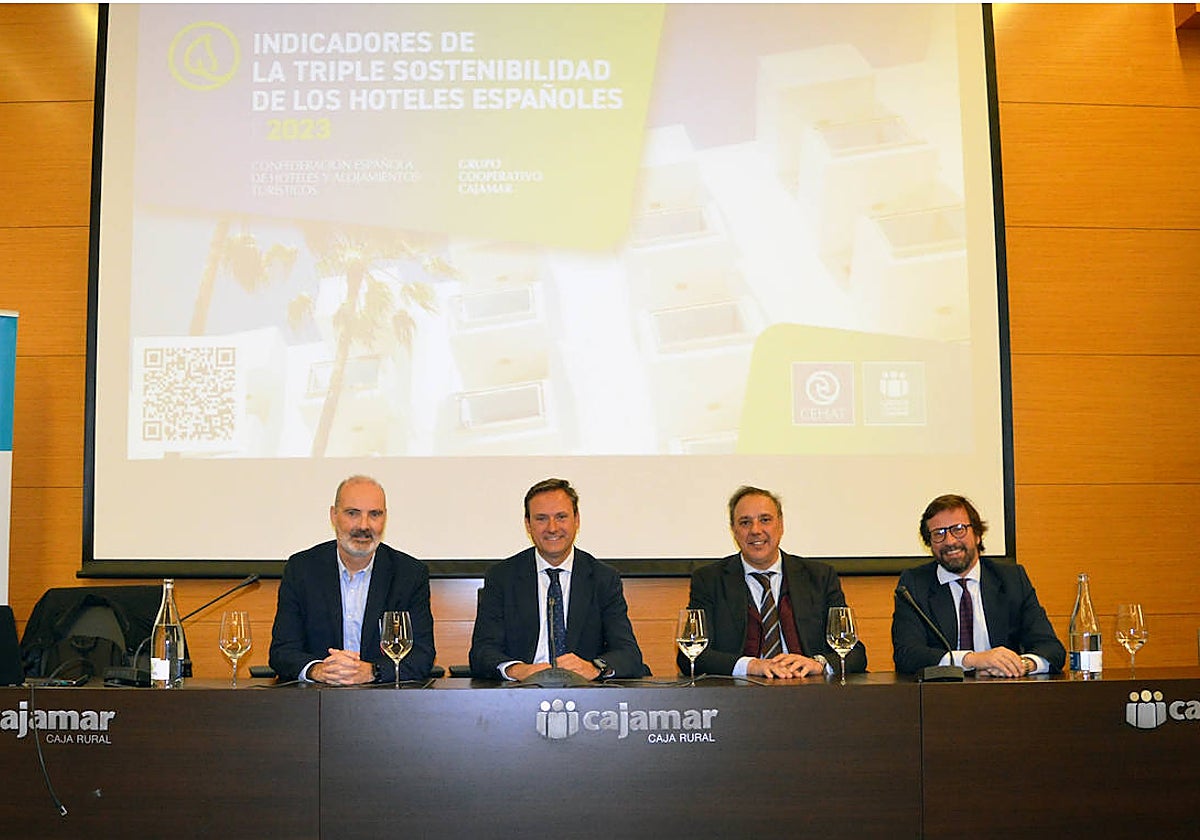 Presentación del informe en la sede malagueña de Cajamar.